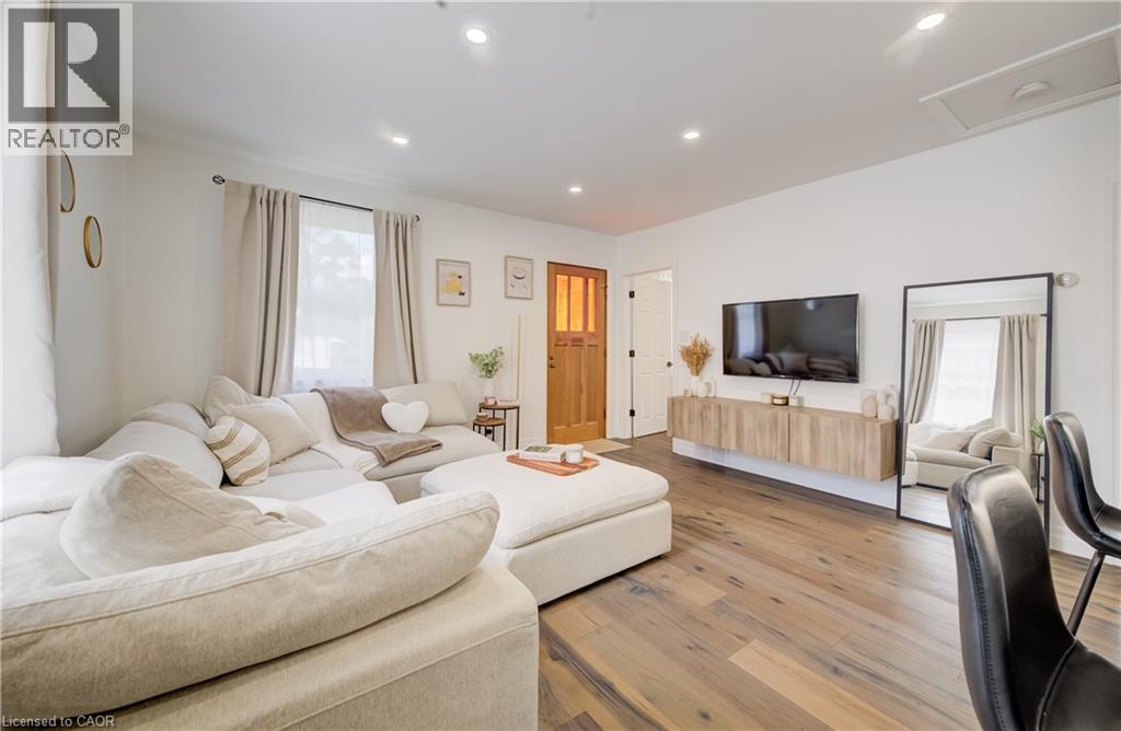 34 ST CLAIR Avenue - Image 7