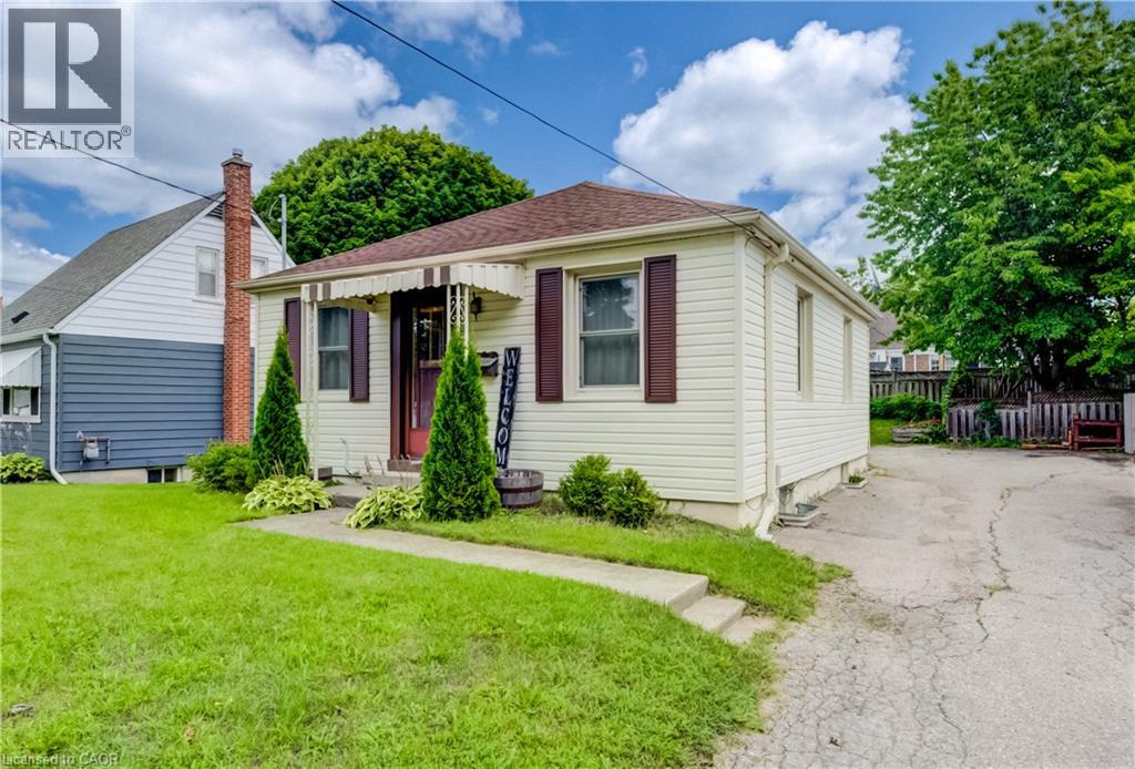 34 ST CLAIR Avenue - Image 4
