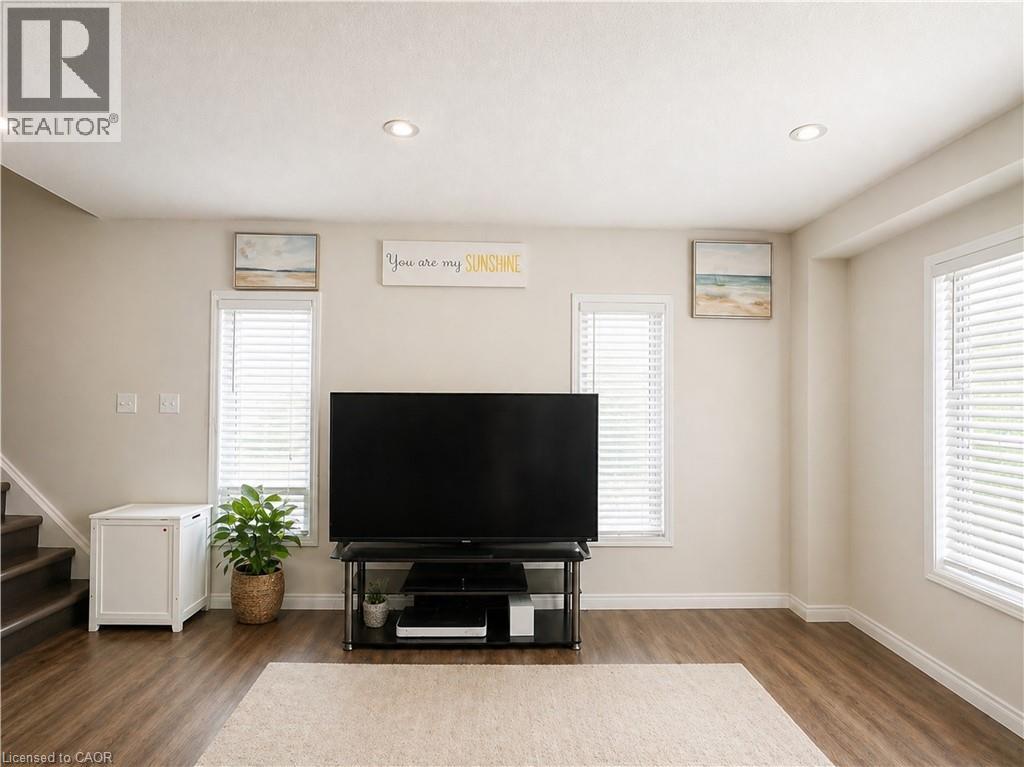 #Upper 1364 COUNTRYSTONE Drive, Kitchener, Ontario, N2N3R8, Kitchener, Ontario — photo 4 of 5