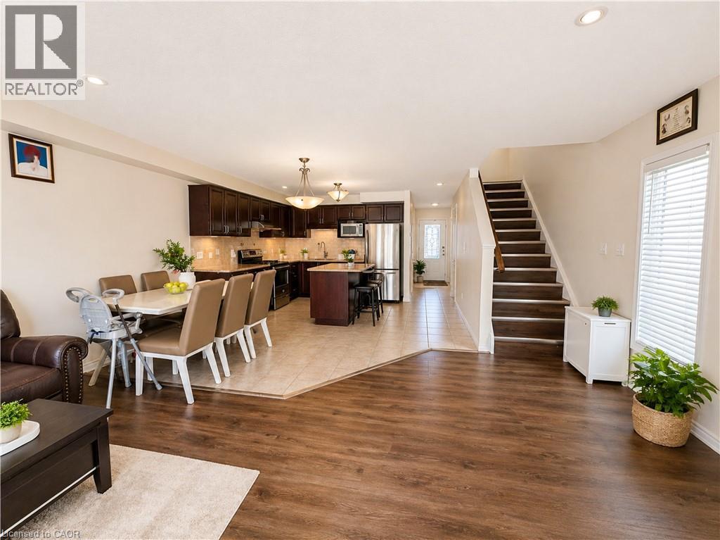 1364 COUNTRYSTONE Drive Unit# Upper — photo 3