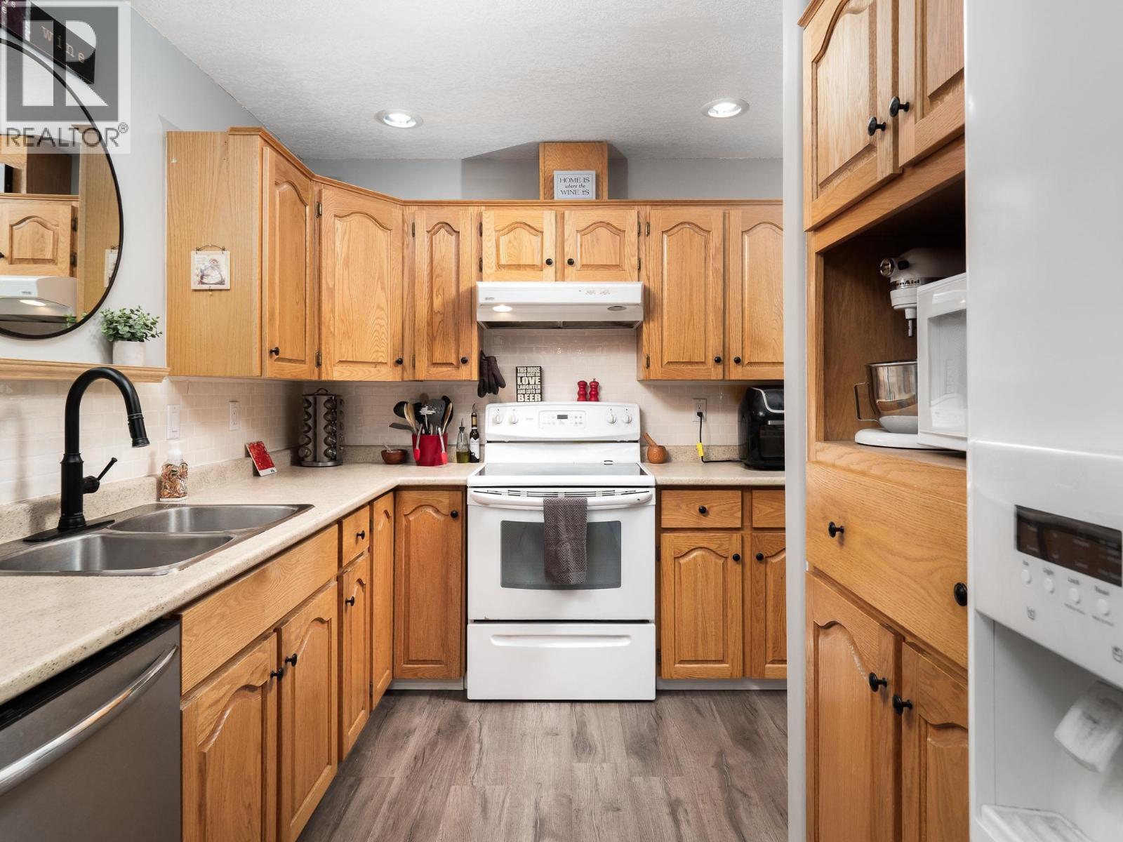 #102 7180 ST LAWRENCE AVENUE - Image 9