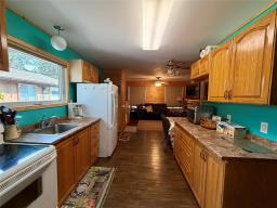 46 3rd Street S, Clear Lake, MB R0J1N0 Photo 12