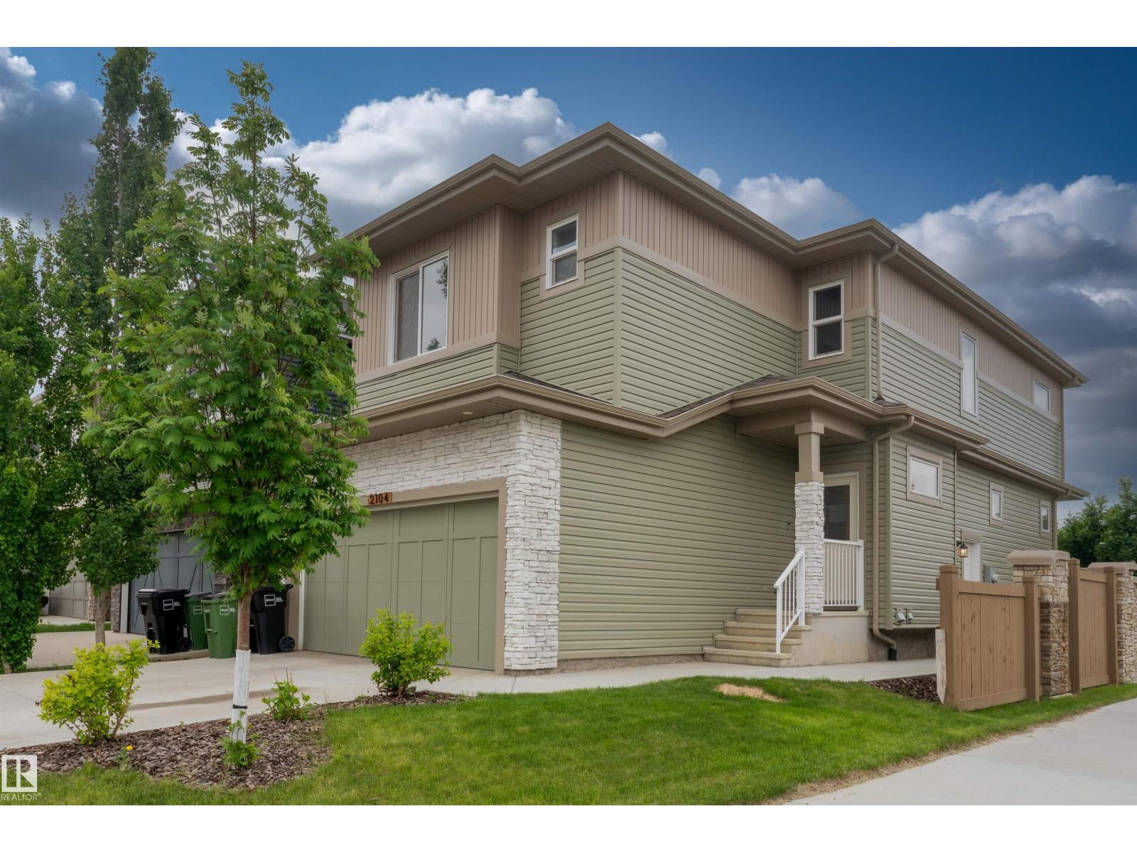 2104 160 ST SW - 2