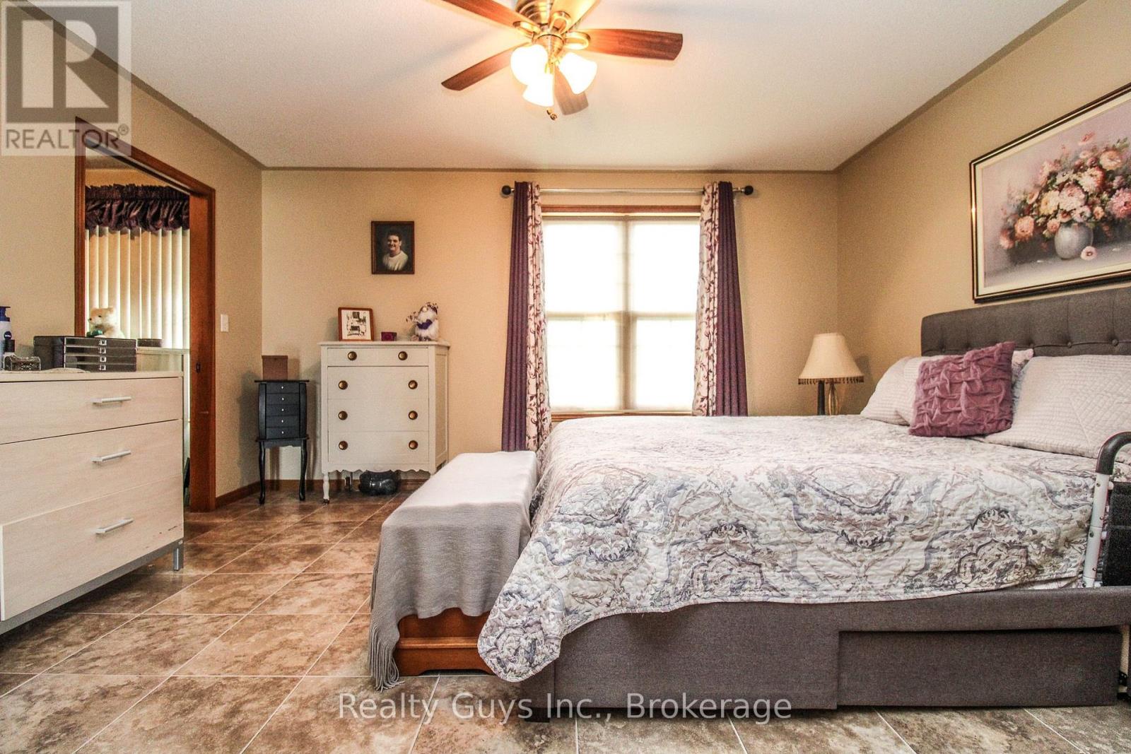 668 BREALEY DRIVE - Image 23