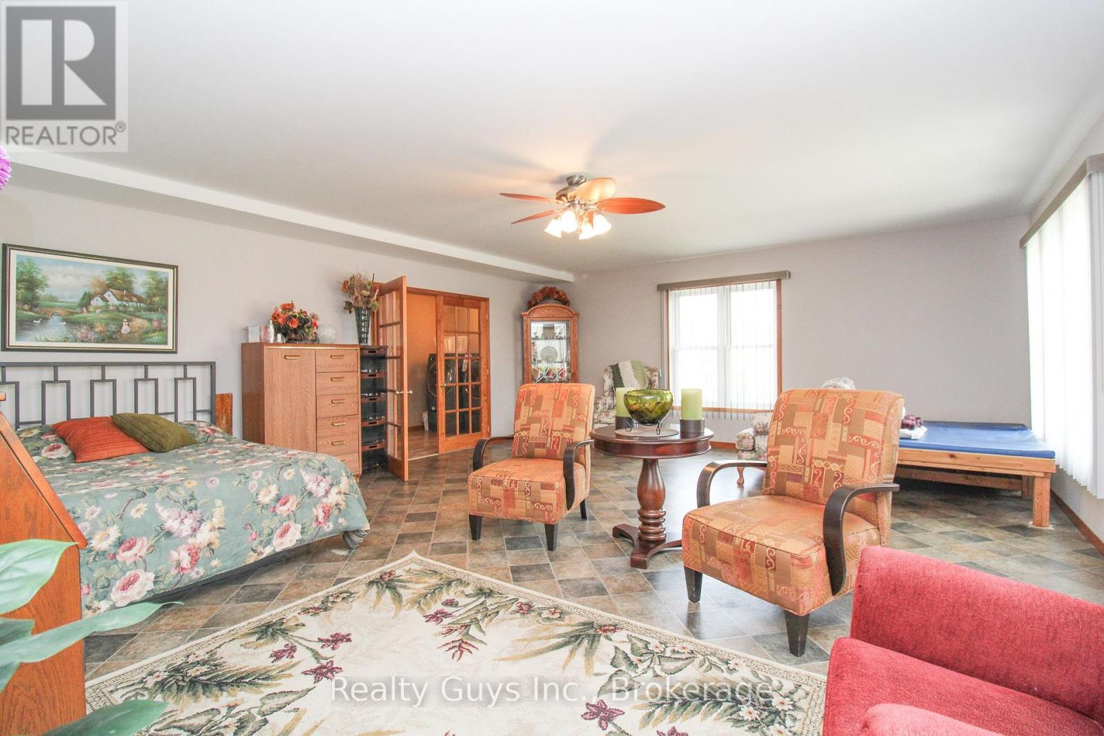 668 BREALEY DRIVE - Image 31