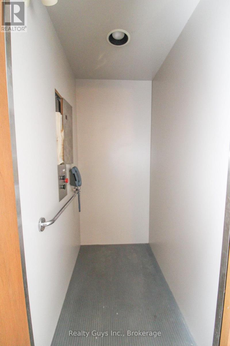 668 BREALEY DRIVE - Image 33