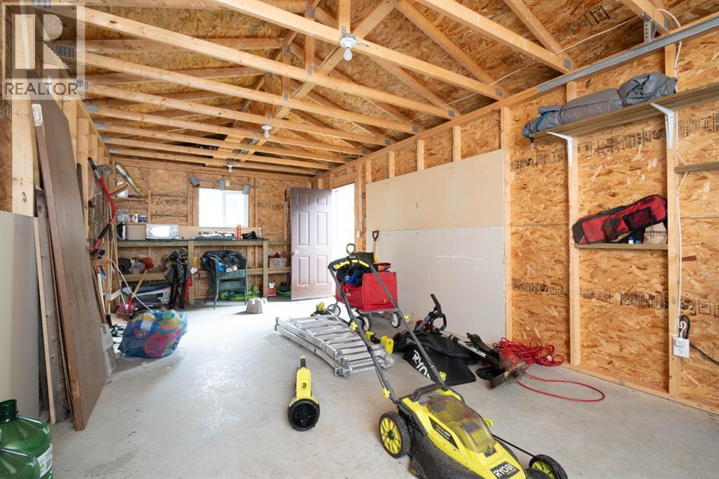 5011 38 Street - 21