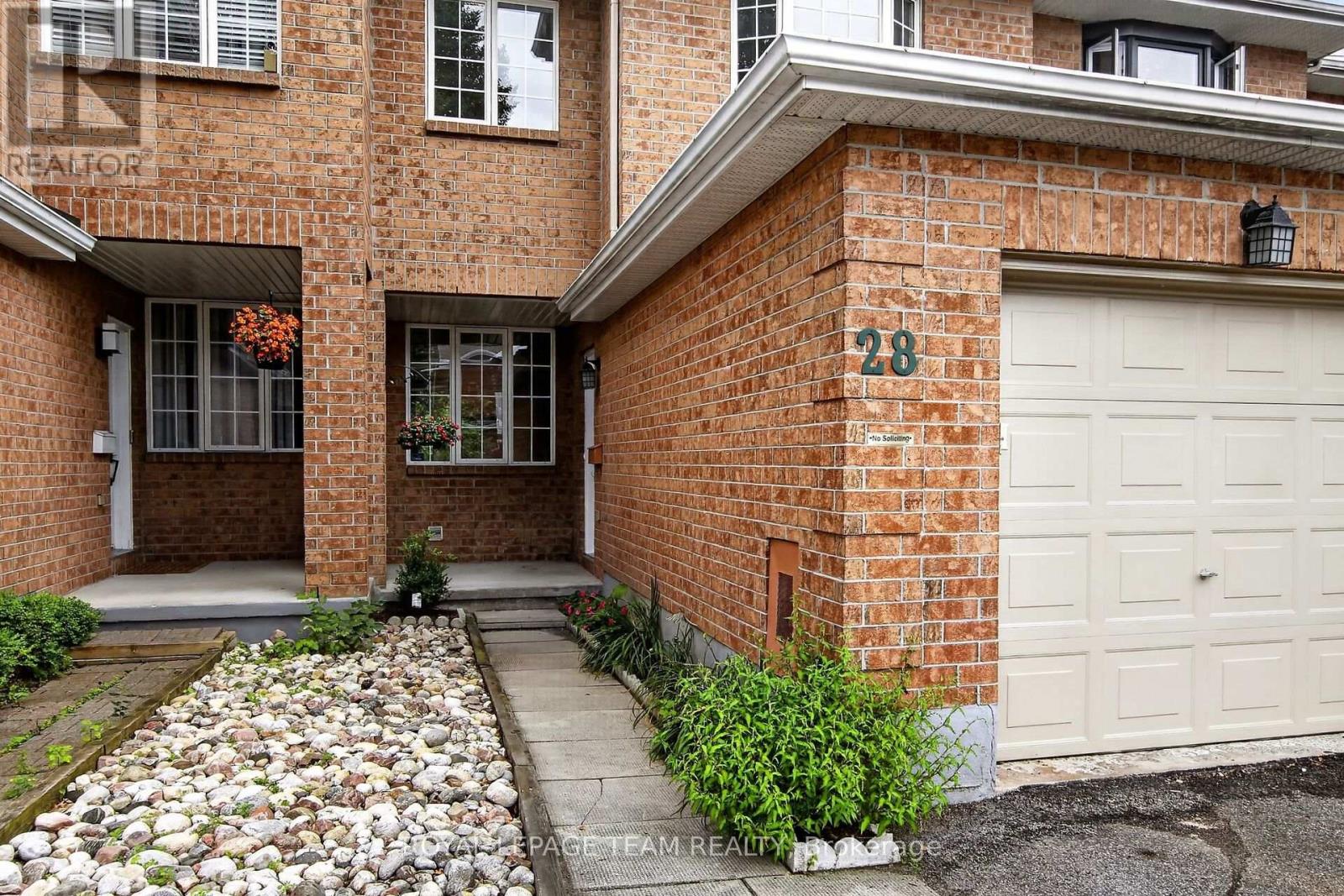 28 COHEN AVENUE - 2