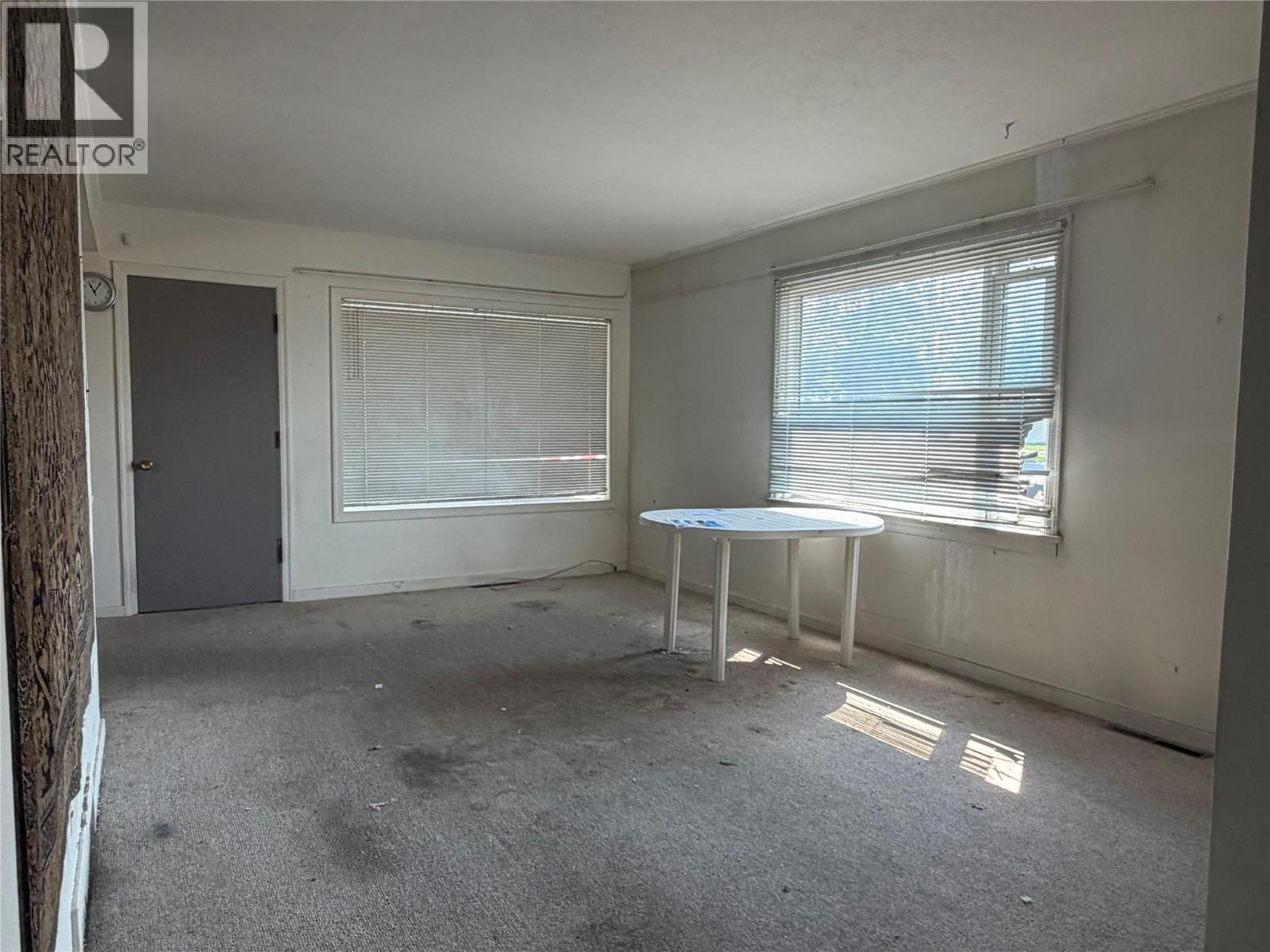 1297 King Street, Penticton