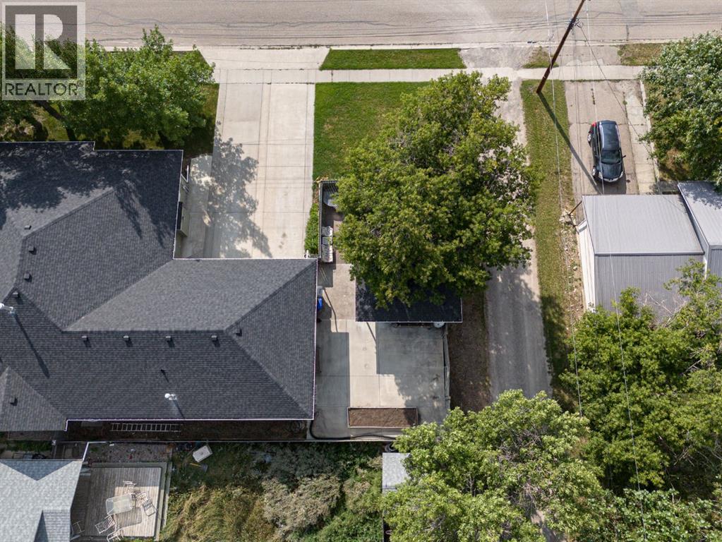 224 52 Avenue W - 48