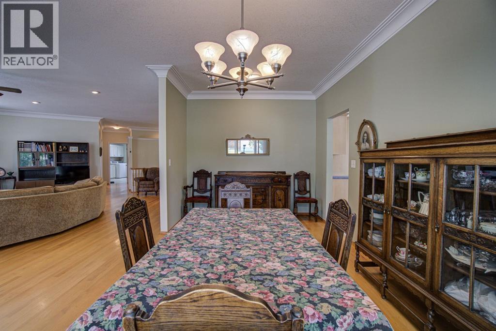 224 52 Avenue W - 14