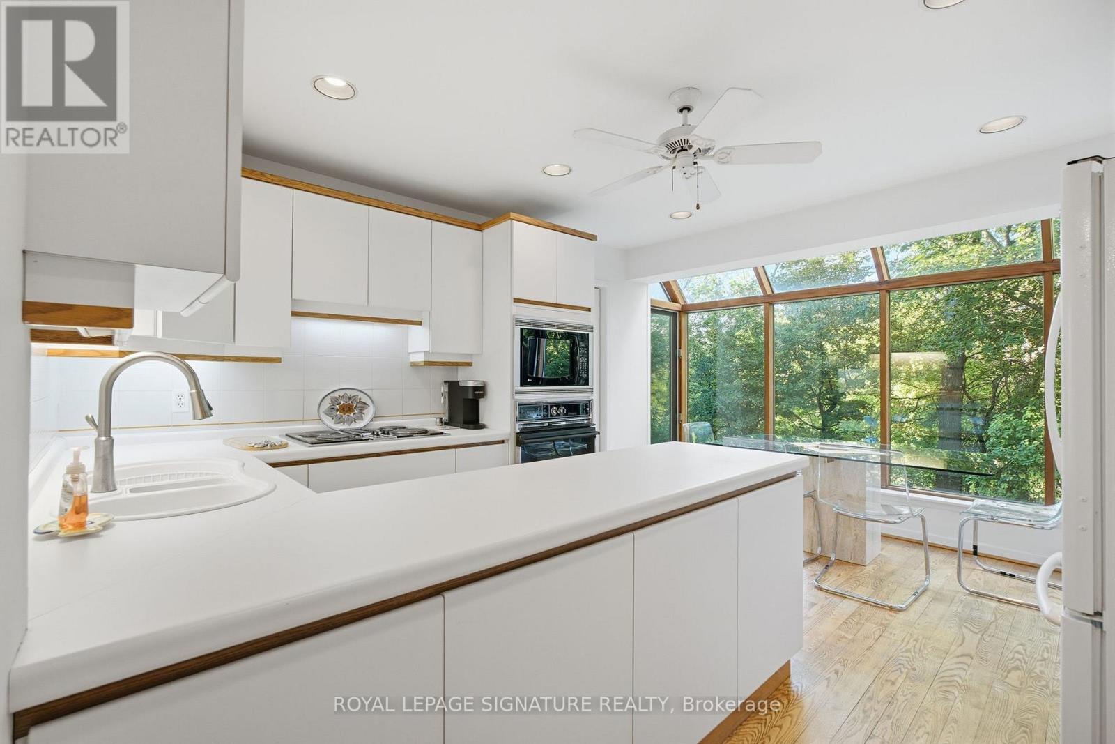 20 WELLESBOURNE CRESCENT - 11
