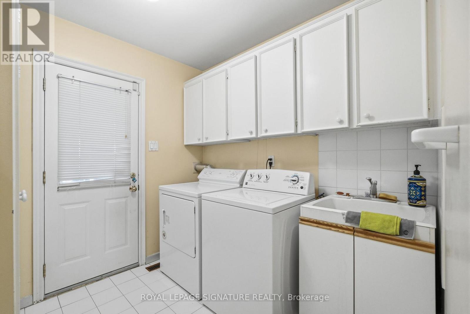 20 WELLESBOURNE CRESCENT - 17
