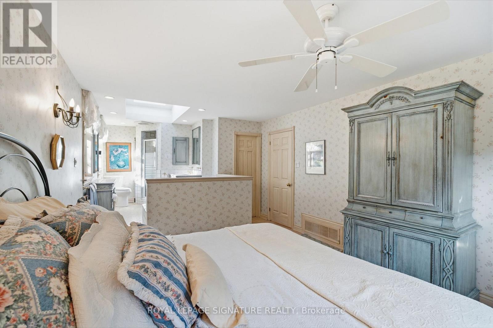 20 WELLESBOURNE CRESCENT - 21
