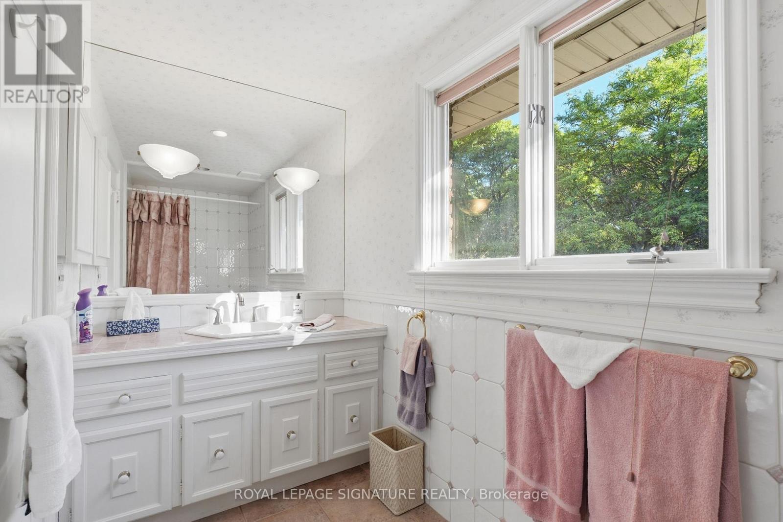 20 WELLESBOURNE CRESCENT - 35