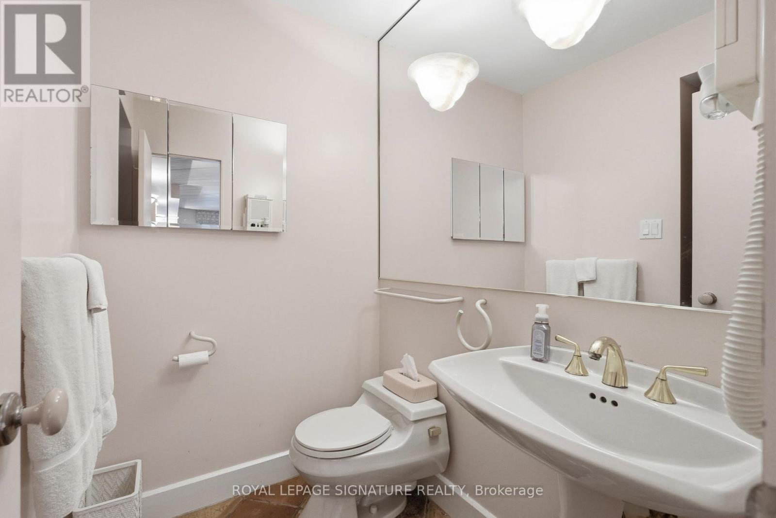 20 WELLESBOURNE CRESCENT - 44