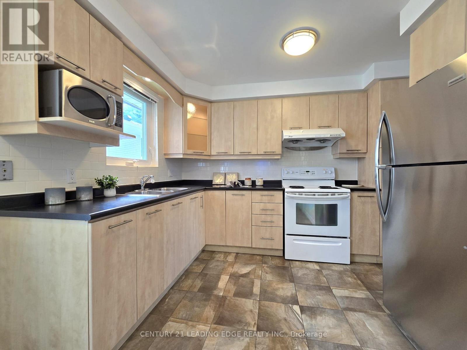 46 ADAMEDE CRESCENT - 14
