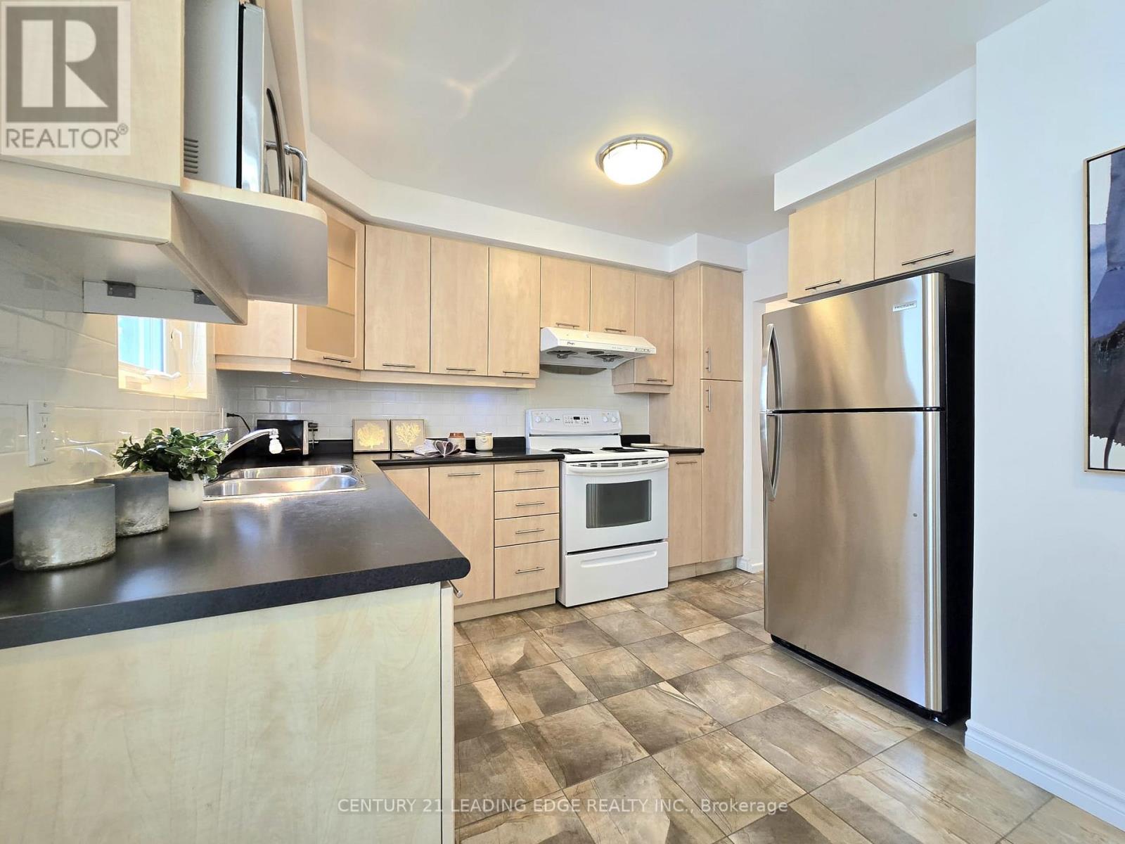 46 ADAMEDE CRESCENT - 17