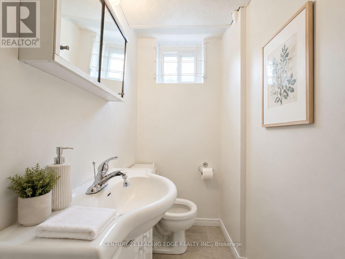 46 ADAMEDE CRESCENT - Image 32