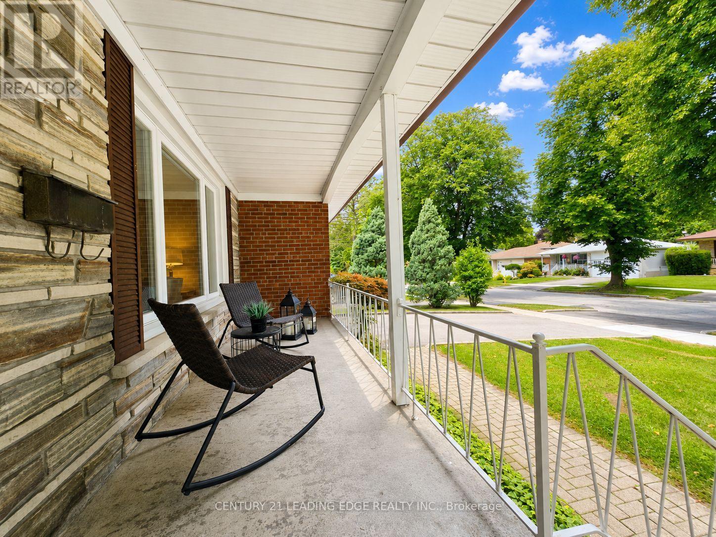 46 ADAMEDE CRESCENT - 4