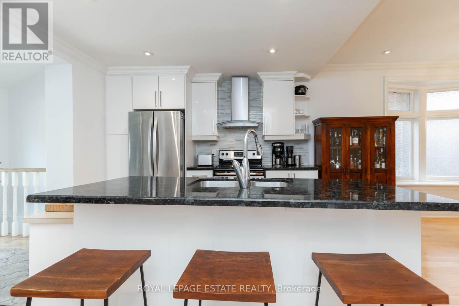 48 BLOOMFIELD AVENUE - 10