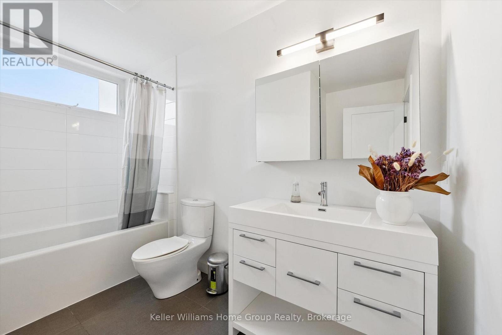 154 ONTARIO STREET - Image 24