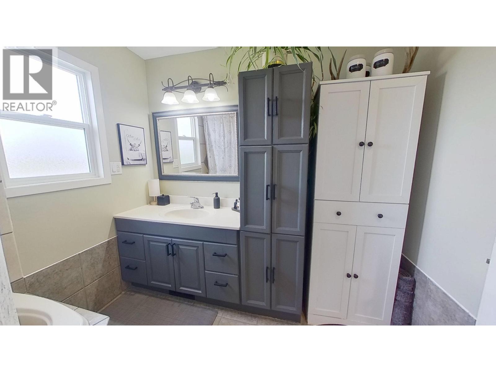 9207 108 AVENUE - 23