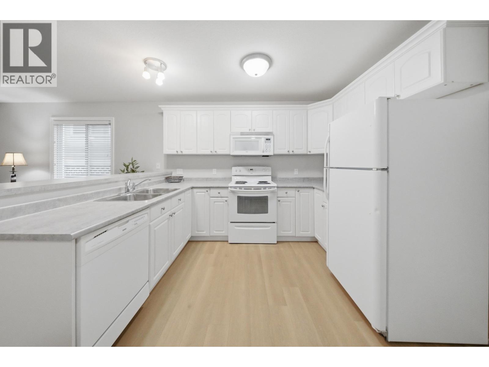 10207 103 AVENUE - 7