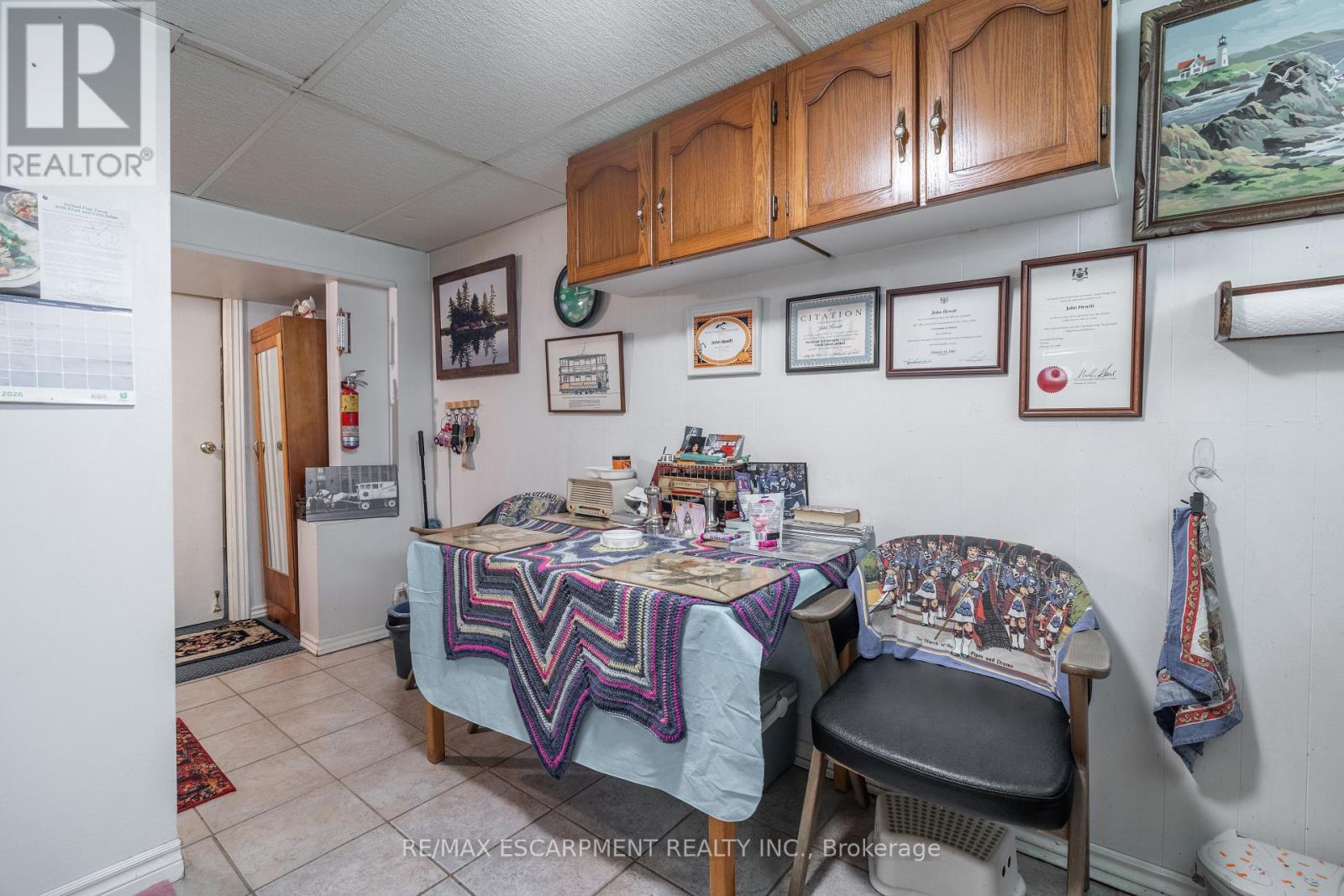 374 UPPER WENTWORTH STREET W - 3