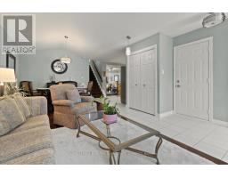 Sitting room - 40 Bridgette Drive, Hamilton, ON L9A5J8 Photo 7