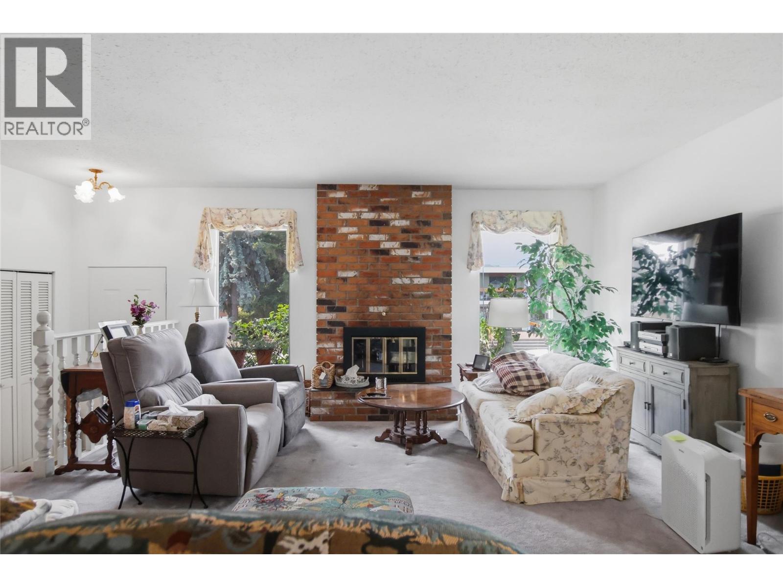 284 Arrowstone Drive - Image 3