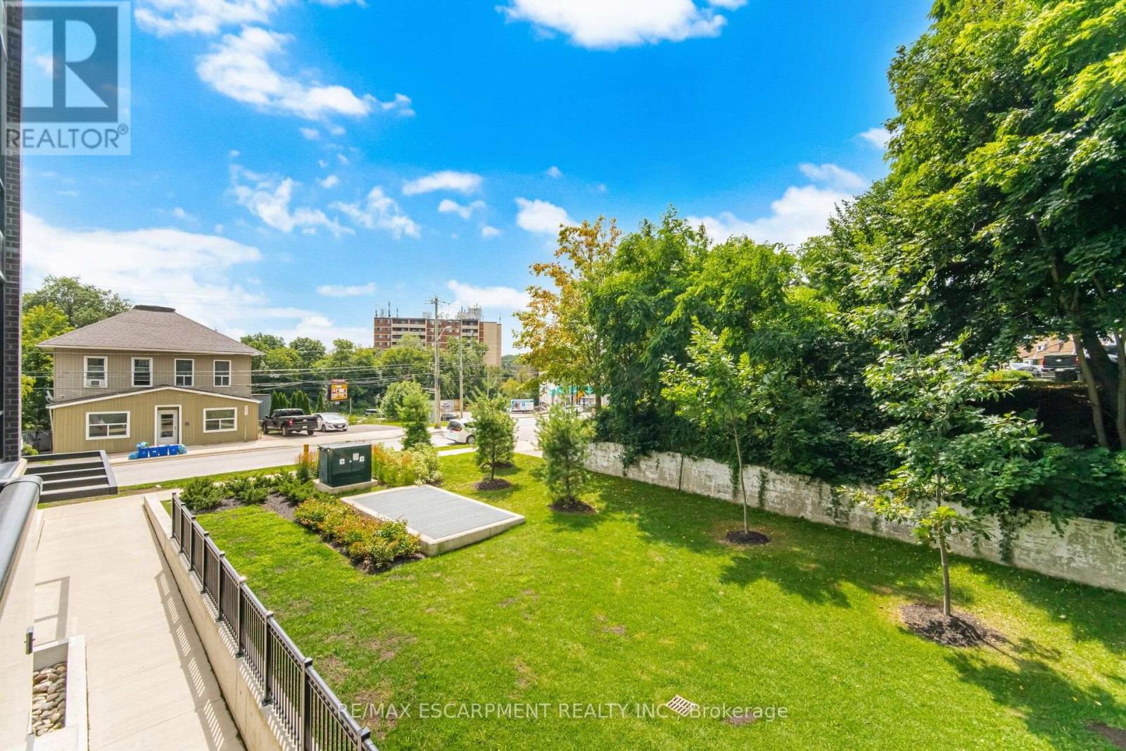 #210 42 MILL STREET - 35