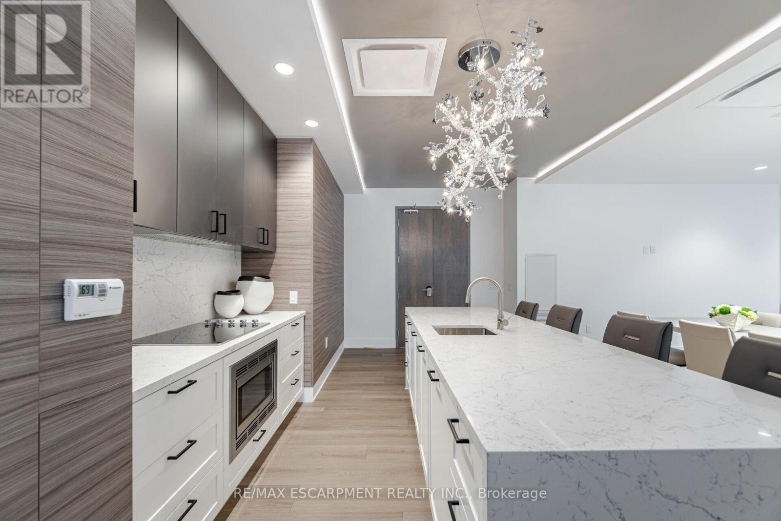#210 42 MILL STREET - 38
