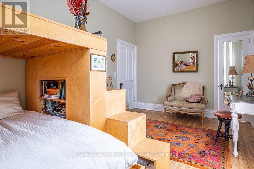 58 WELLINGTON STREET S - Image 38