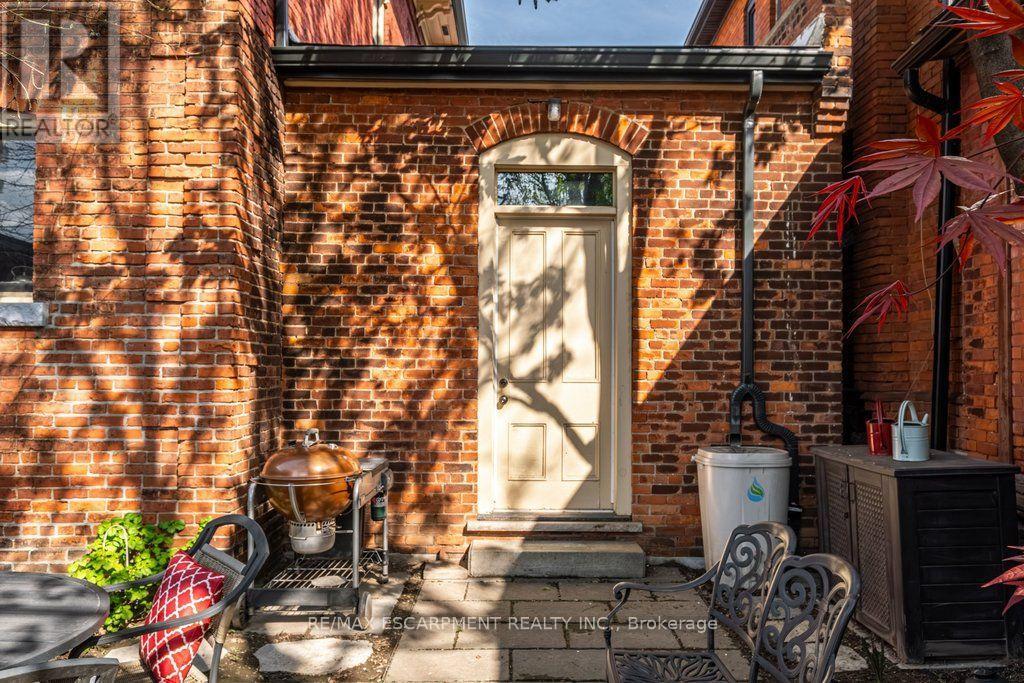 58 WELLINGTON STREET S - Image 48