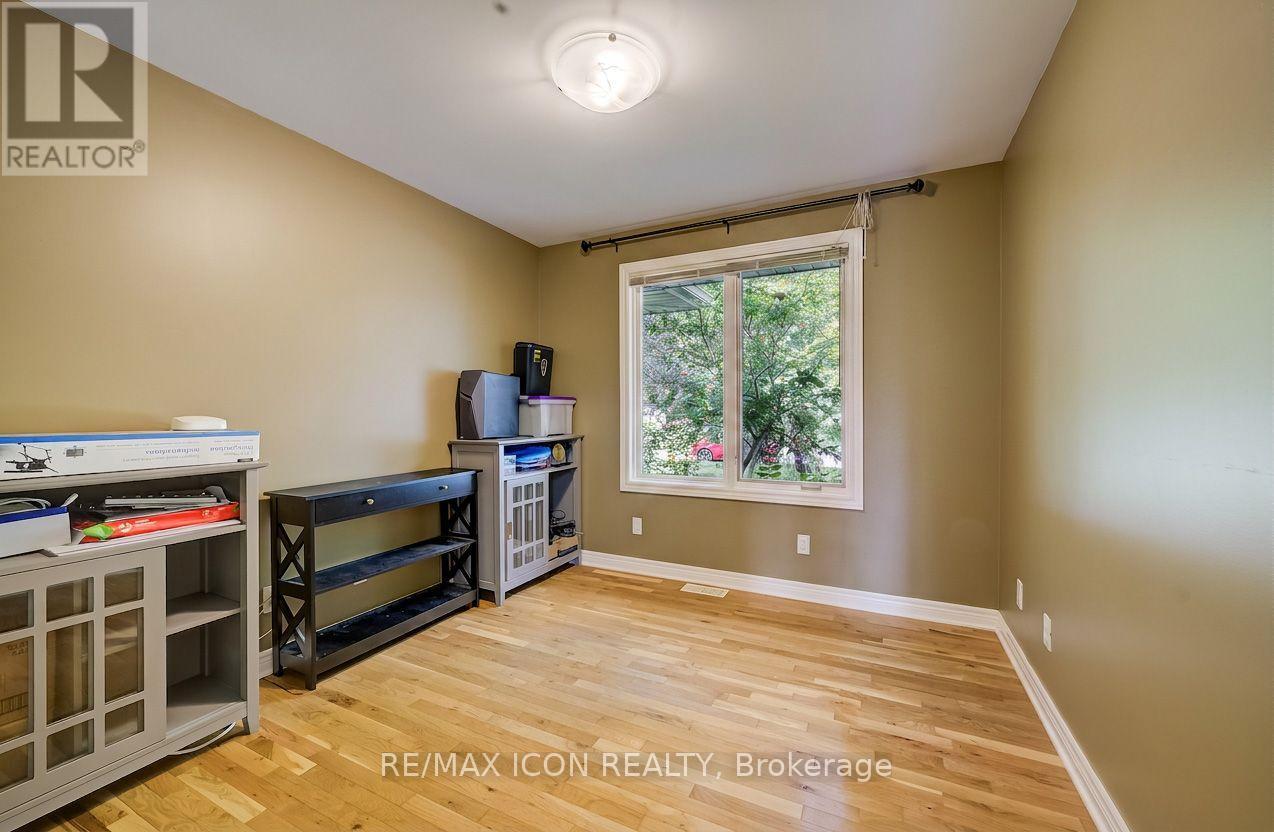 910 WALTON AVENUE N - 26