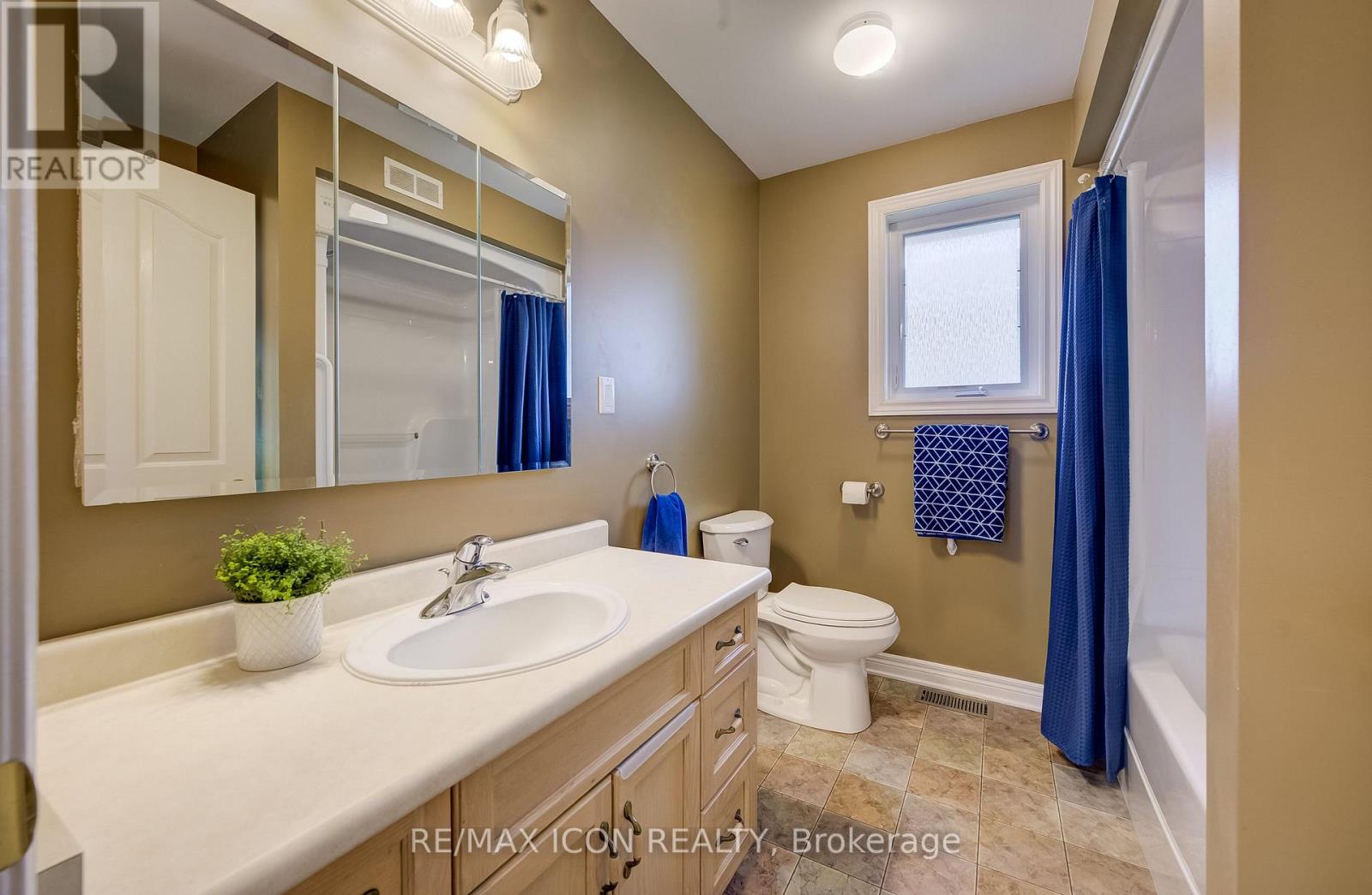 910 WALTON AVENUE N - Image 27