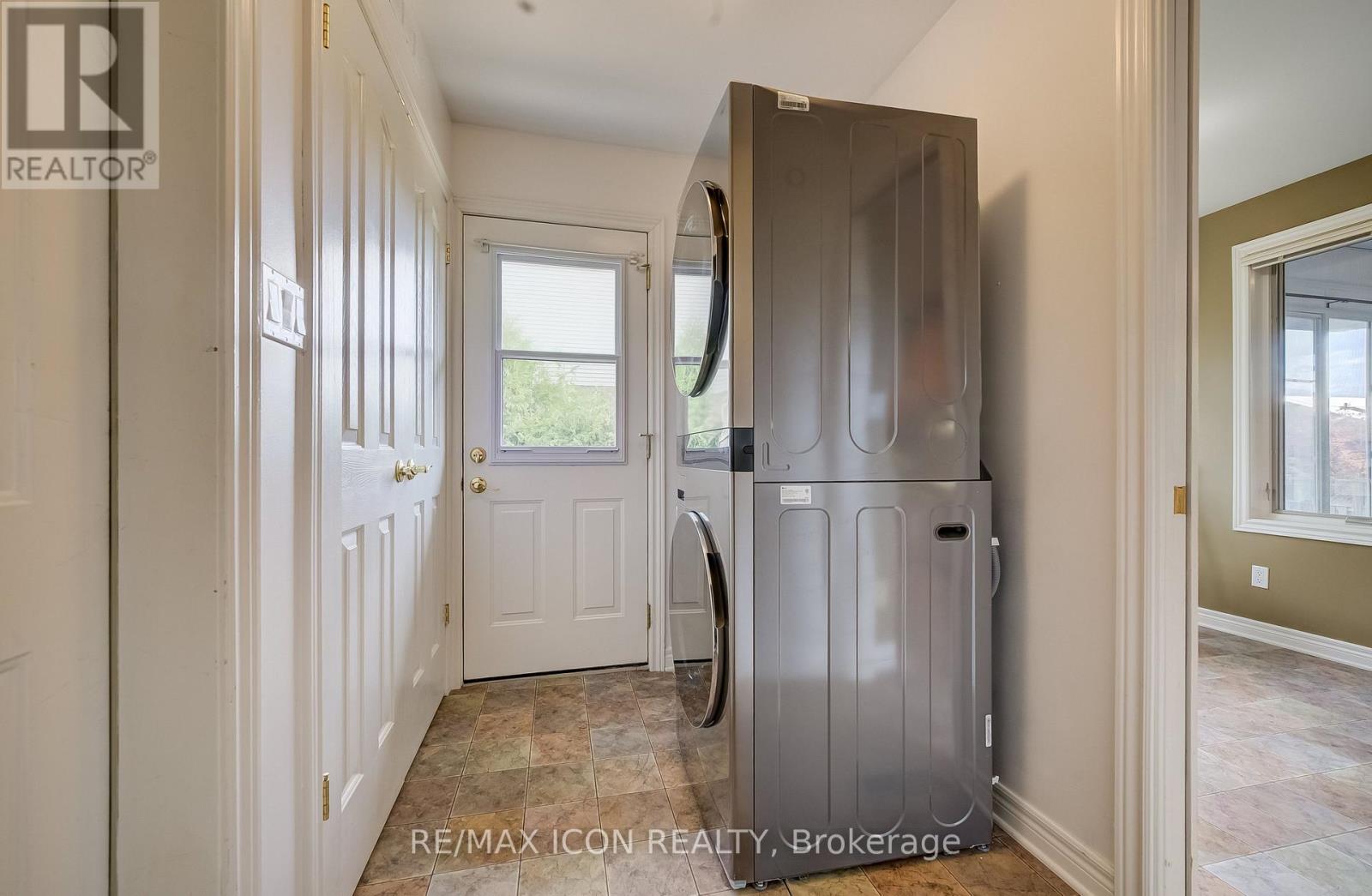 910 WALTON AVENUE N - Image 28
