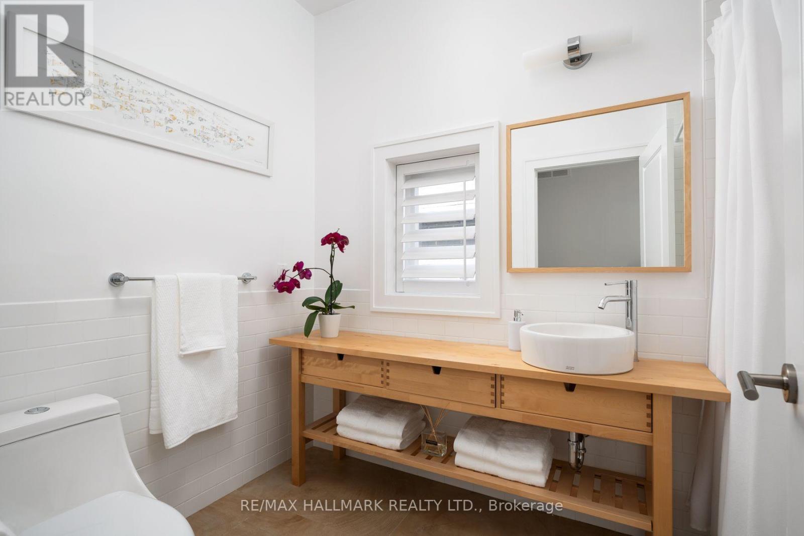 77 LEROY AVENUE - Image 35