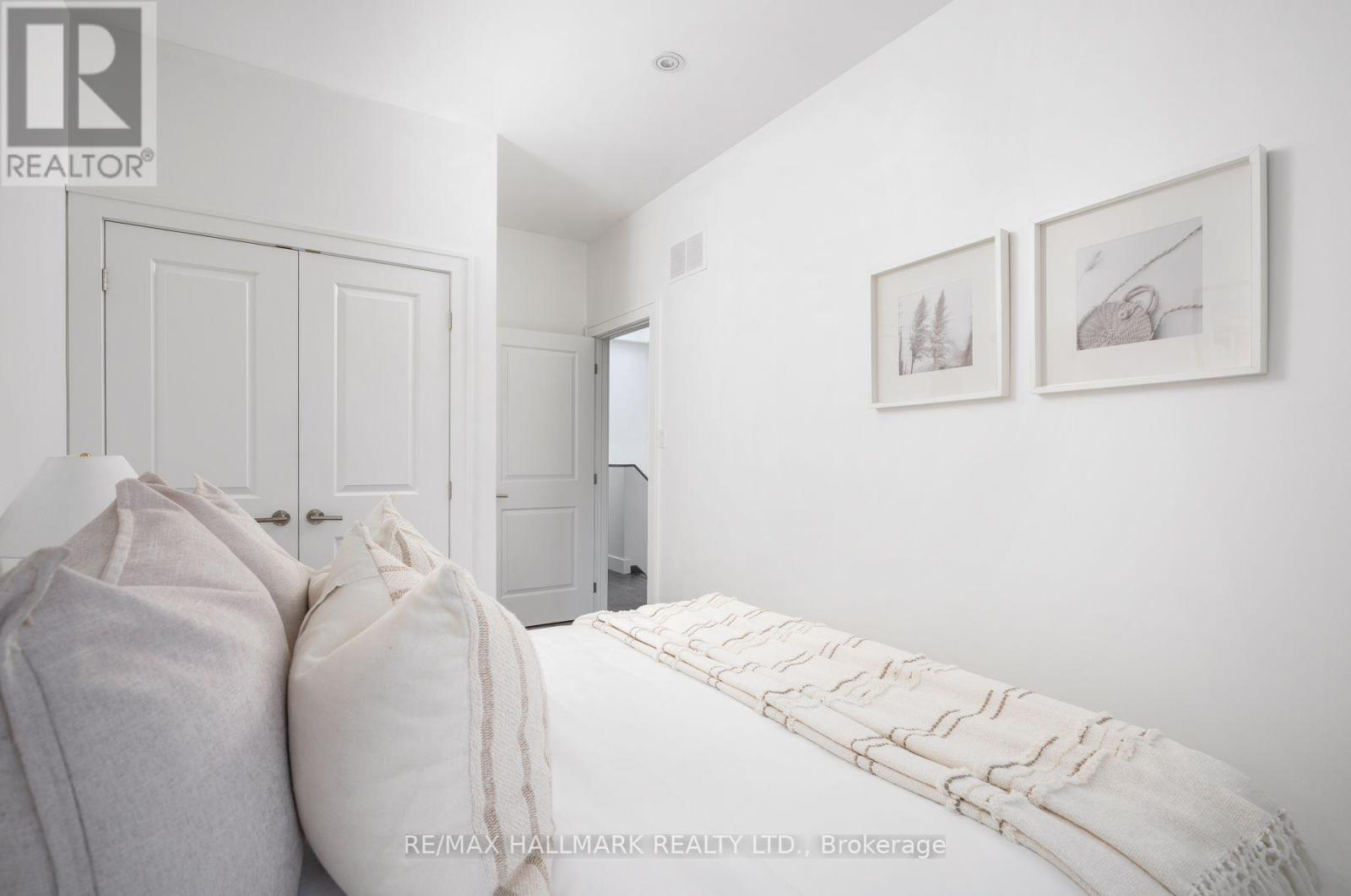 77 LEROY AVENUE - Image 32
