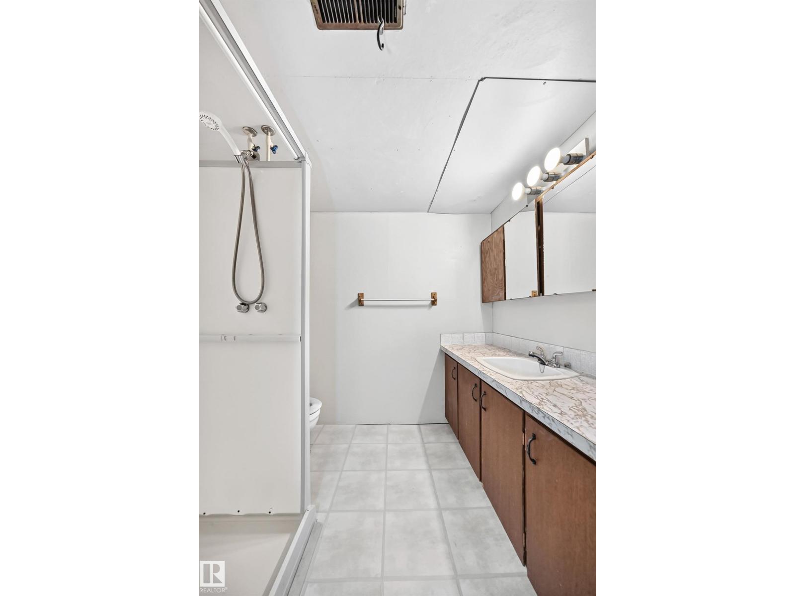 10236 154 ST NW - 39