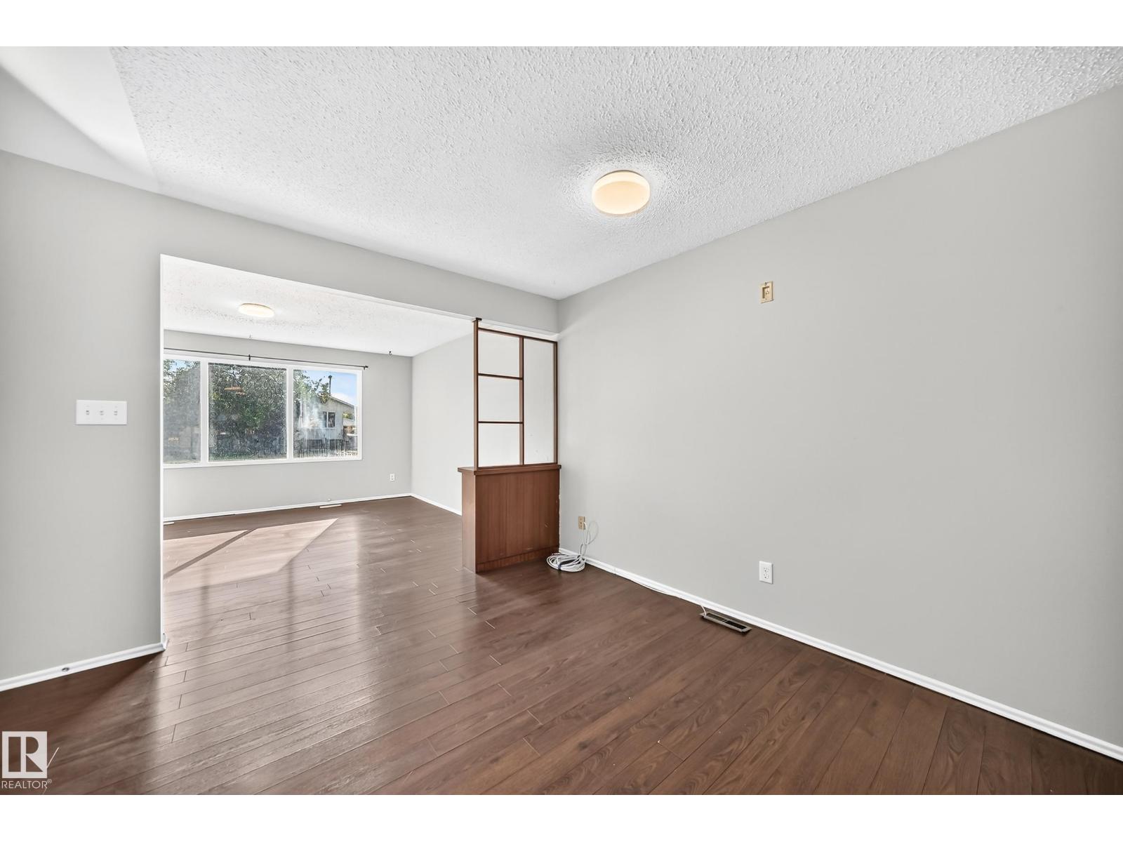 10236 154 ST NW - 11