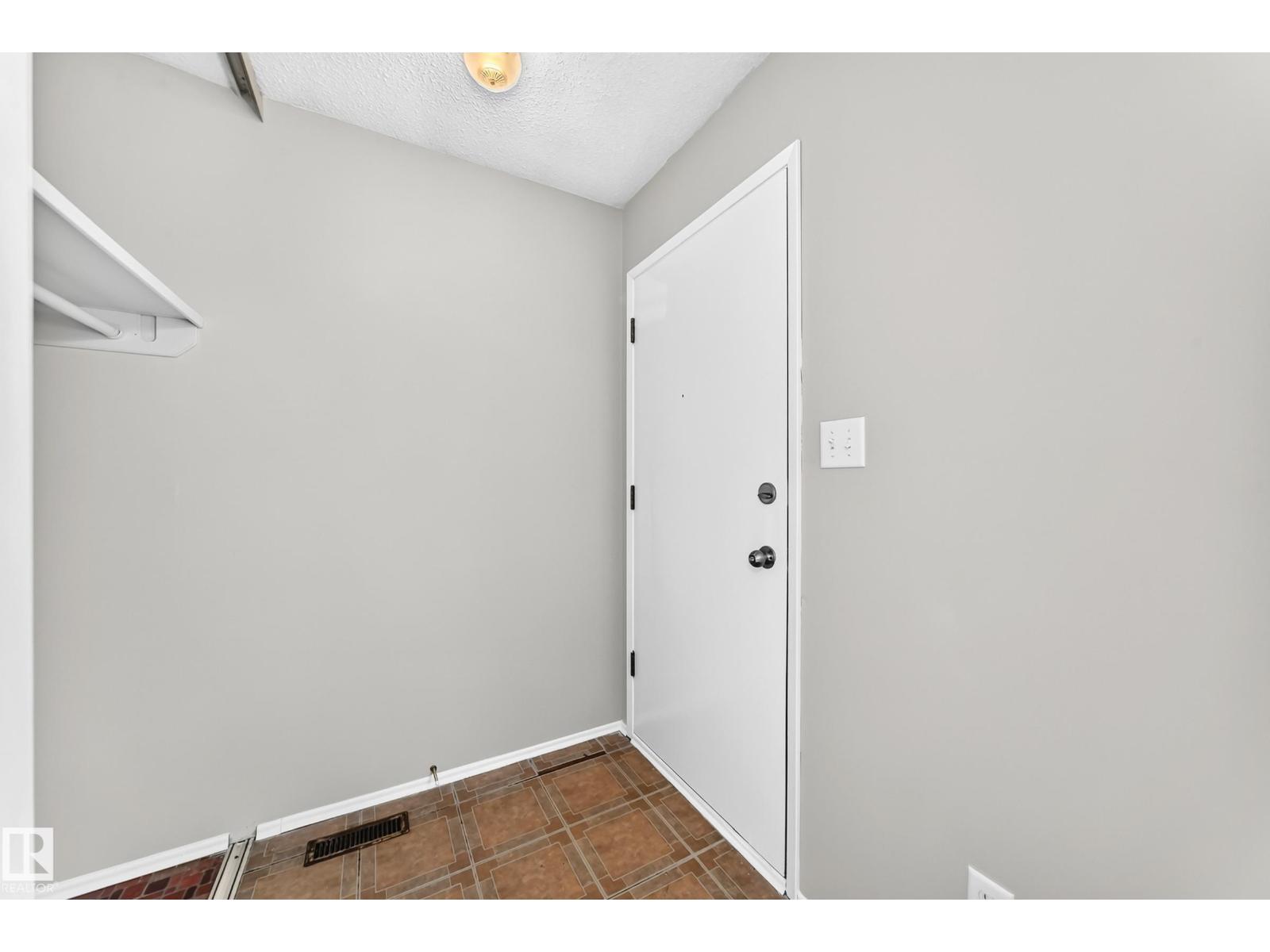 10236 154 ST NW - 9