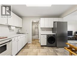 135 Virginia, Dieppe, NB E1A5N3 Photo 31