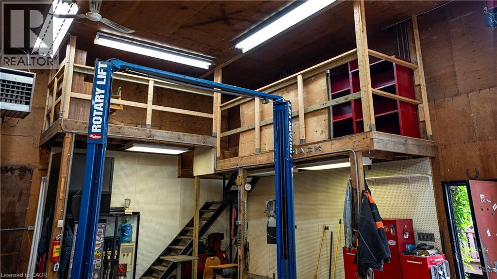 108 QUEENSWAY Drive - Image 44