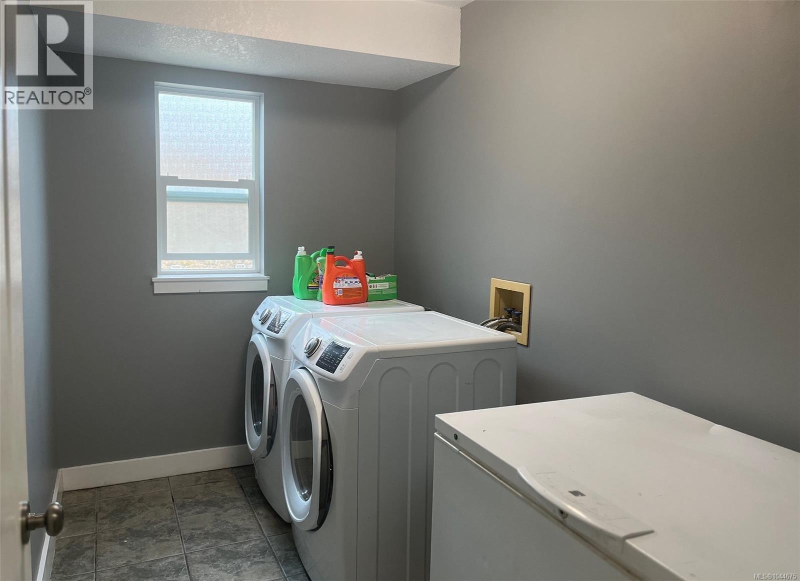 1217 McKinley Rd - Image 41