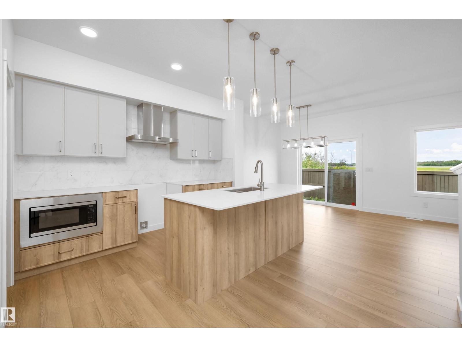 8632 183 AV NW - 8