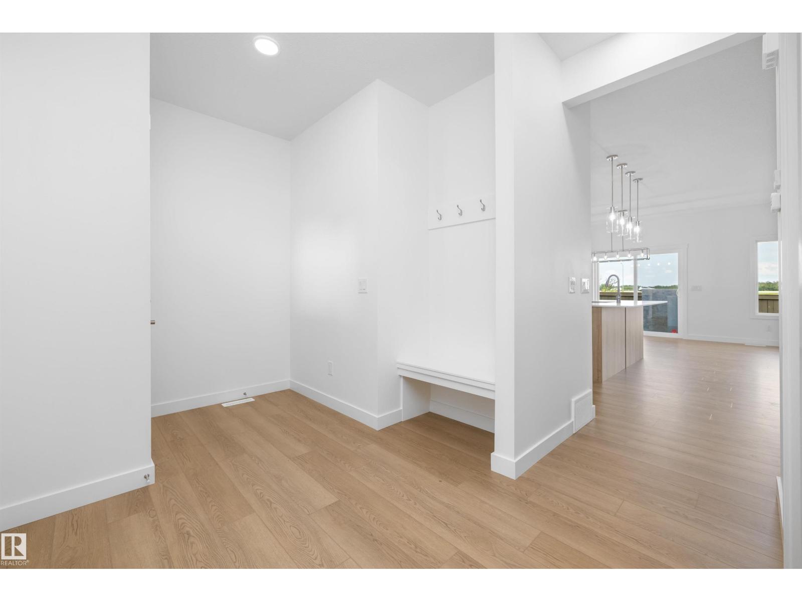 8632 183 AV NW - Image 4