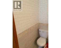 7475 Anglemont Way, Anglemont, BC V0E1M8 Photo 12