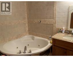 7475 Anglemont Way, Anglemont, BC V0E1M8 Photo 11